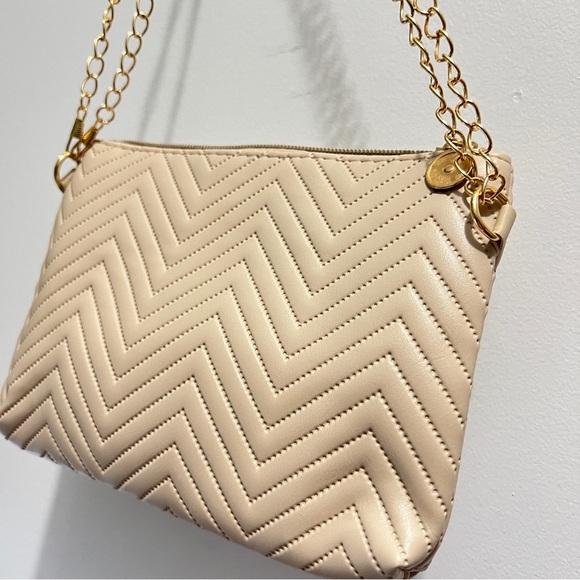 Elegant Chevron Leatherette Cream Gold Chain Shoulder Crossbody Bag - Picture 2 of 4
